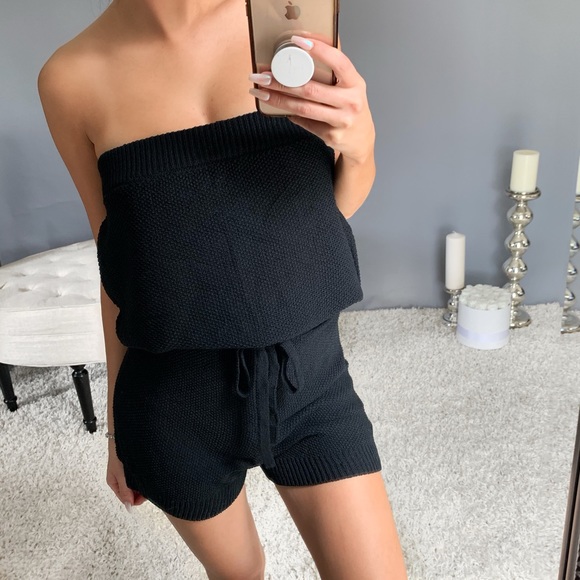 SYDNEY▫️ in Black - Picture 2 of 5